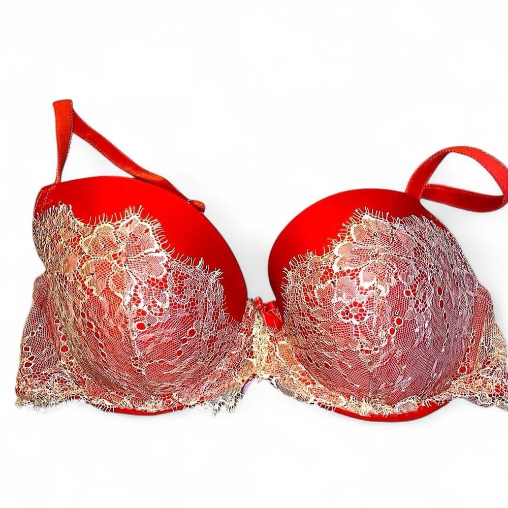Victoria’s Secret red lace bra lingerie - valentines holidays y2k angels gift